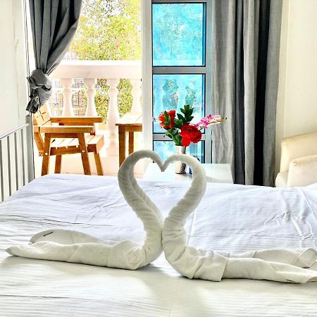 Comfortable Private Rooms In Compound Housing Dubai Exteriör bild