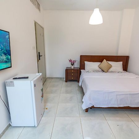 Comfortable Private Rooms In Compound Housing Dubai Exteriör bild