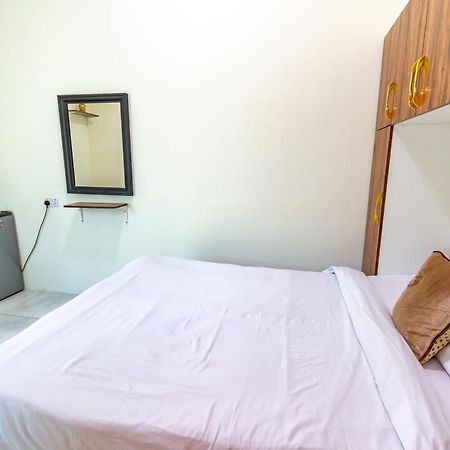 Comfortable Private Rooms In Compound Housing Dubai Exteriör bild