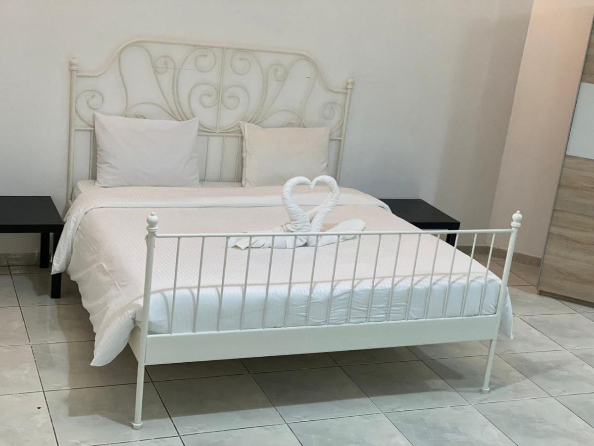 Comfortable Private Rooms In Compound Housing Dubai Exteriör bild