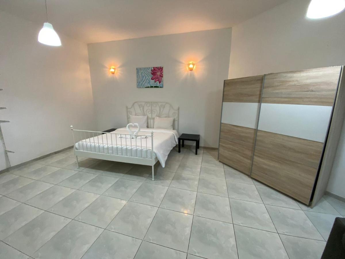 Comfortable Private Rooms In Compound Housing Dubai Exteriör bild