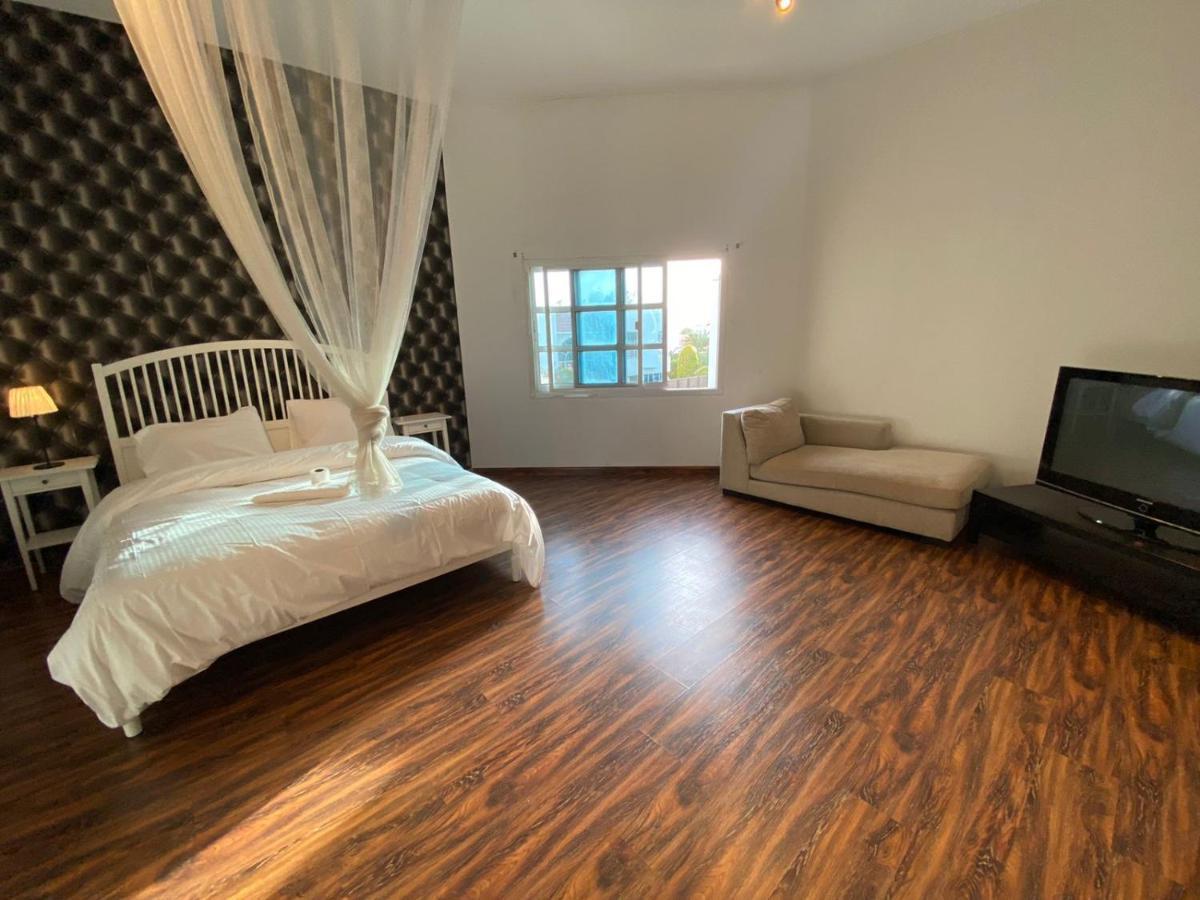 Comfortable Private Rooms In Compound Housing Dubai Exteriör bild