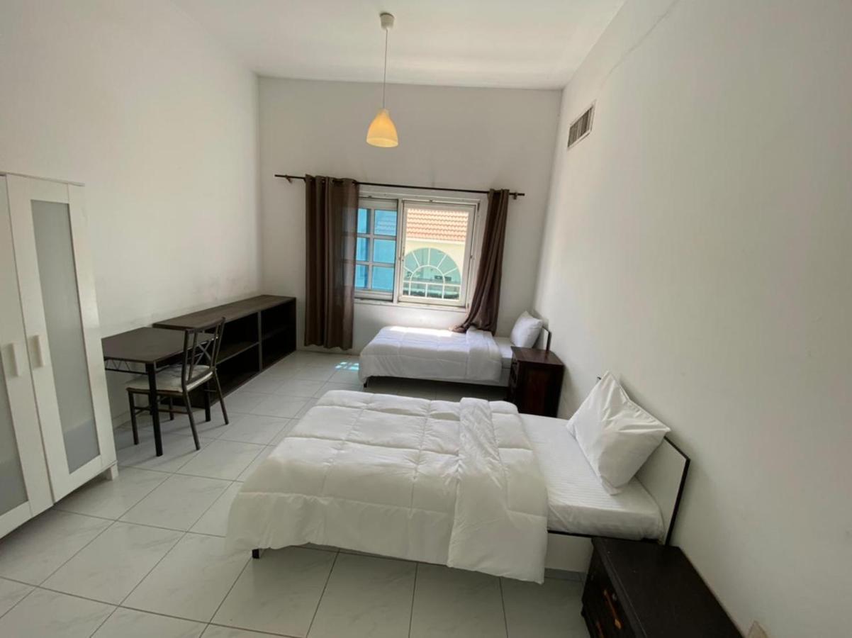 Comfortable Private Rooms In Compound Housing Dubai Exteriör bild