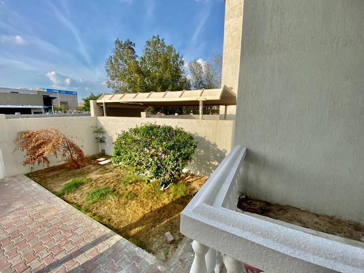 Comfortable Private Rooms In Compound Housing Dubai Exteriör bild