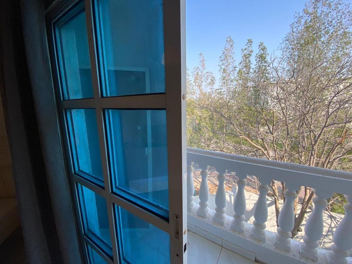 Comfortable Private Rooms In Compound Housing Dubai Exteriör bild