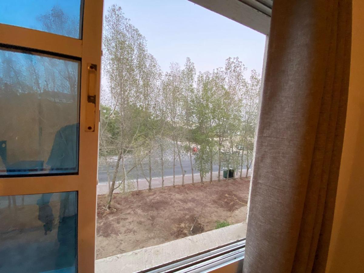 Comfortable Private Rooms In Compound Housing Dubai Exteriör bild