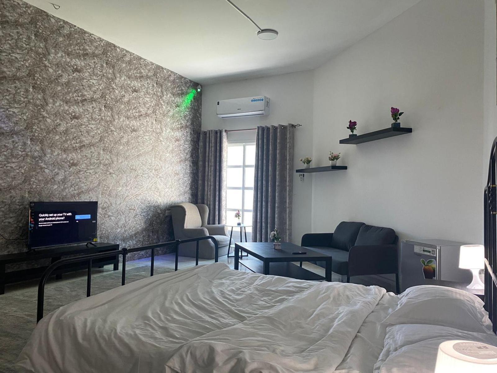 Comfortable Private Rooms In Compound Housing Dubai Exteriör bild