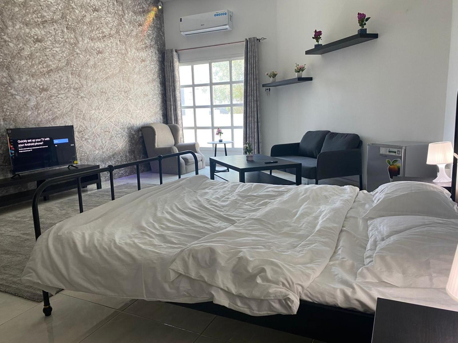 Comfortable Private Rooms In Compound Housing Dubai Exteriör bild
