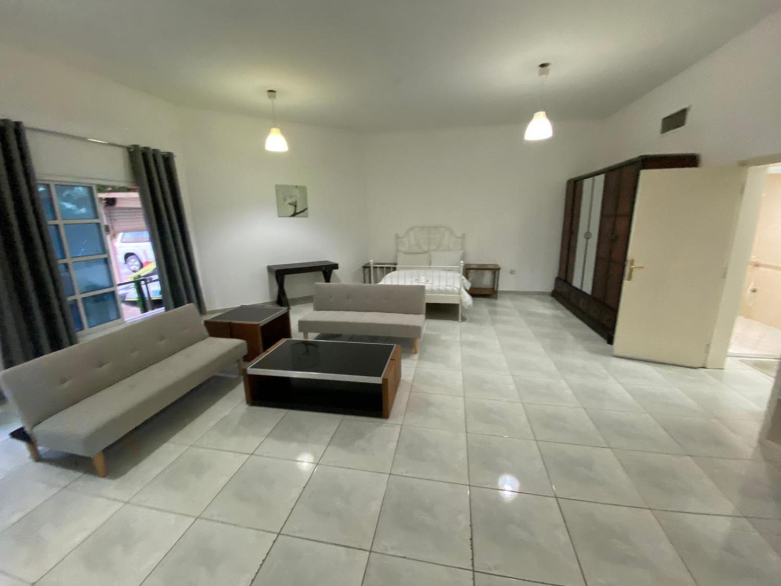 Comfortable Private Rooms In Compound Housing Dubai Exteriör bild