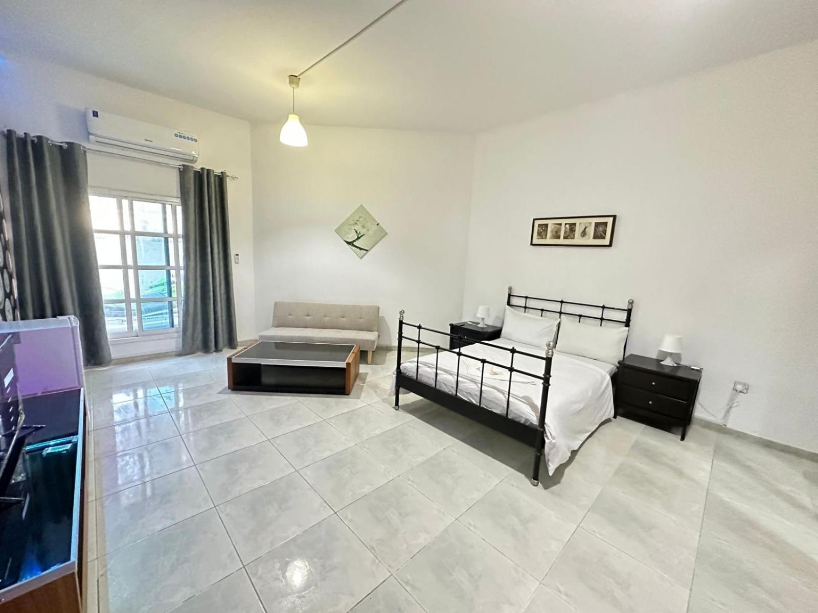 Comfortable Private Rooms In Compound Housing Dubai Exteriör bild
